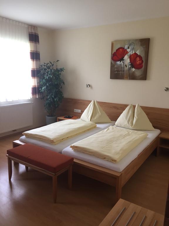 Gasthaus Hotel Feldschlange Рид  Экстерьер фото
